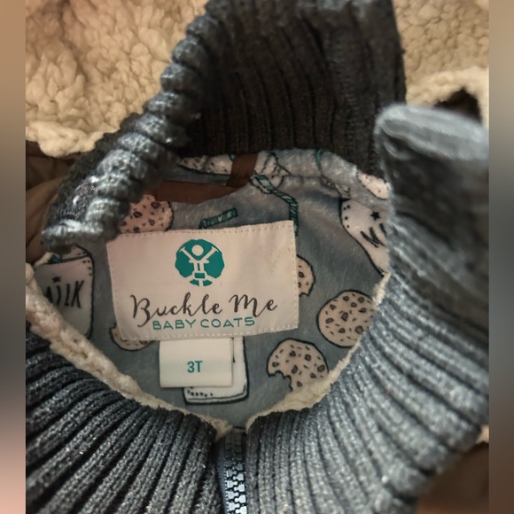 Car seat safe buckle me coat - Picture 3 of 4